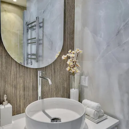 Ref 1916 - Beautiful For Rent In *