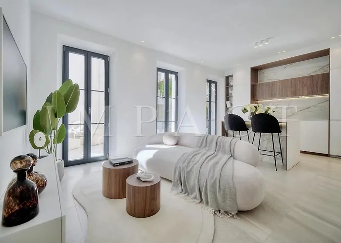 Ref 1916 - Beautiful For Rent In *